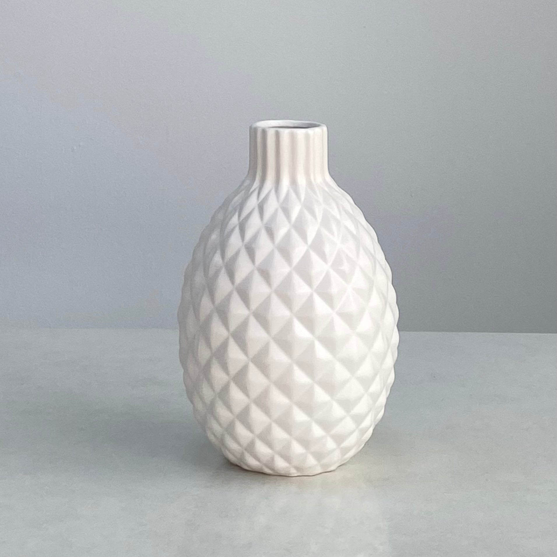 Ceramic Bellied White Vase Engraved Diamond Design