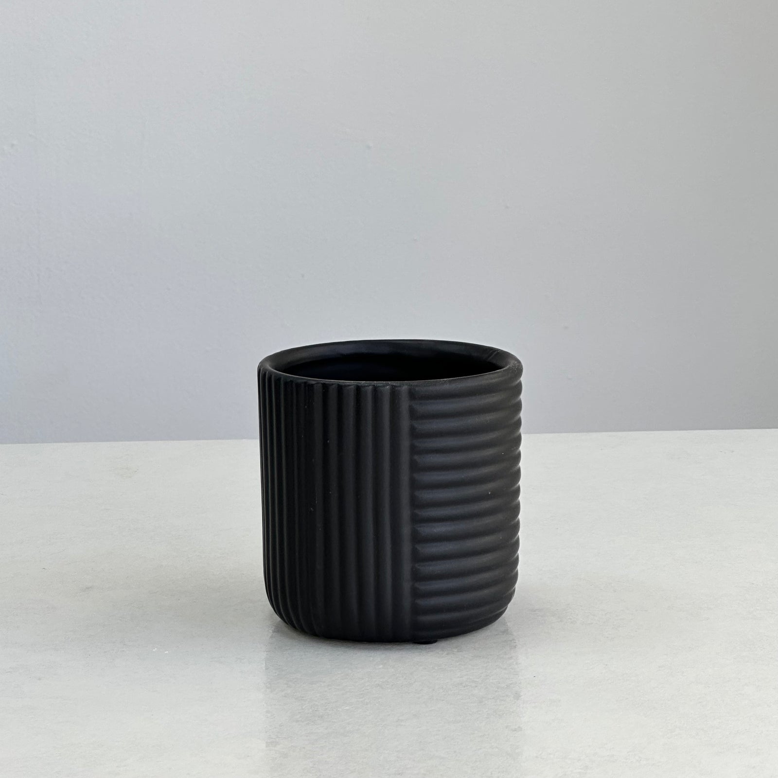 Ceramic Black Round Pot With Abstract Lines