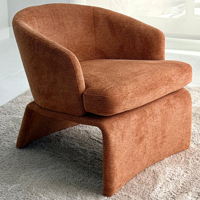 Pedestal Embrace Cognac Chair