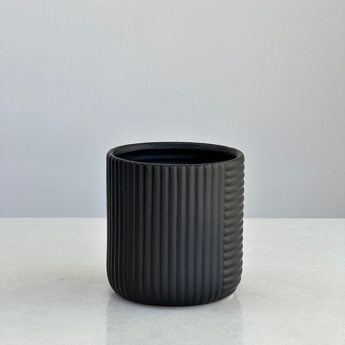 Ceramic Black Round Pot With Abstract Lines
