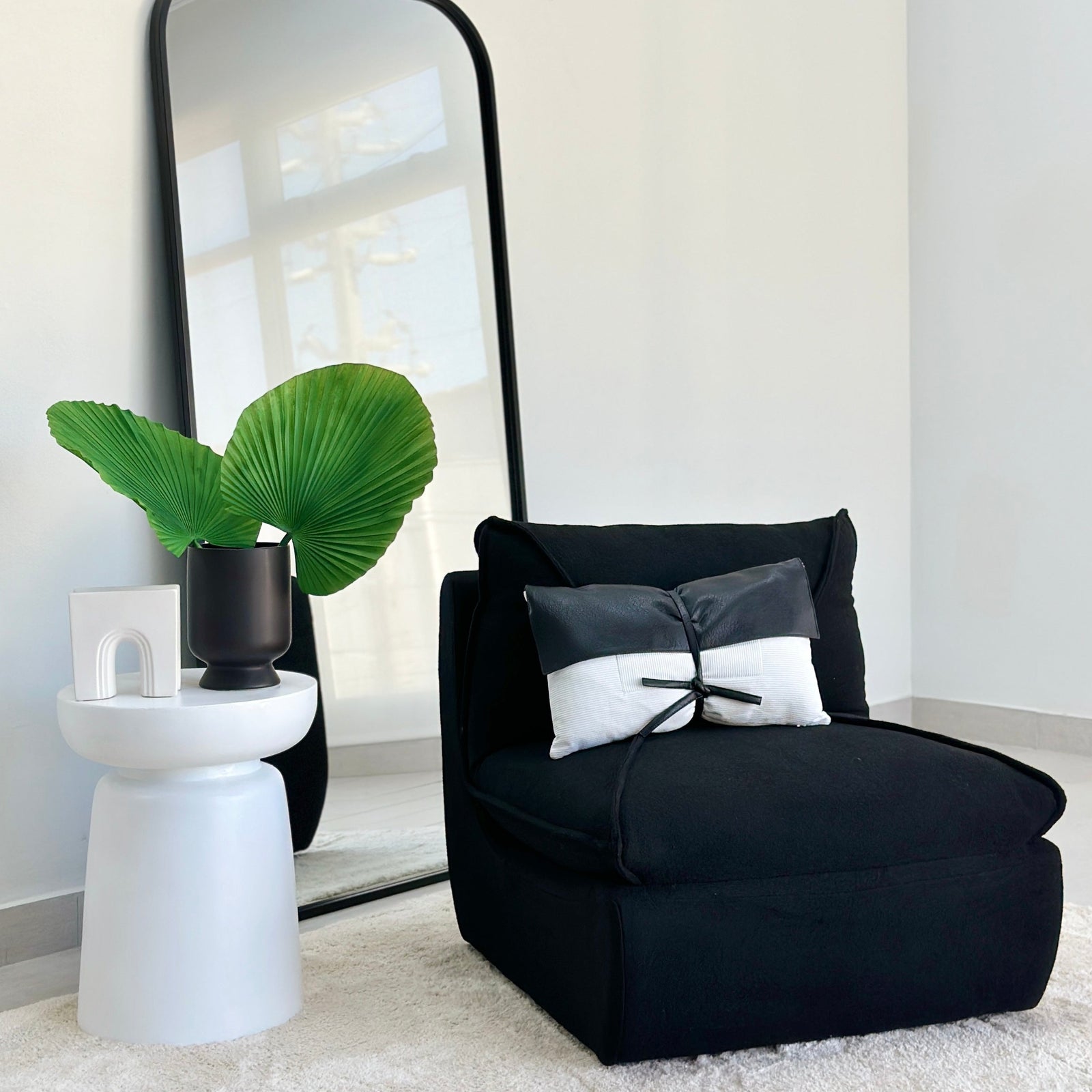 Volcano White side Table