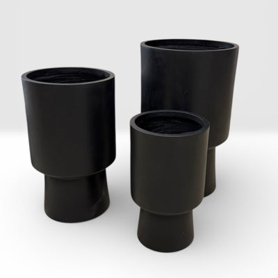 Bishop Black Smooth Fiber Clay Planter