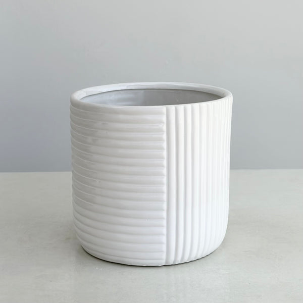 Round Ribbed Pot White Ceramic White Round Pot With Abstract Lines - Decora Home