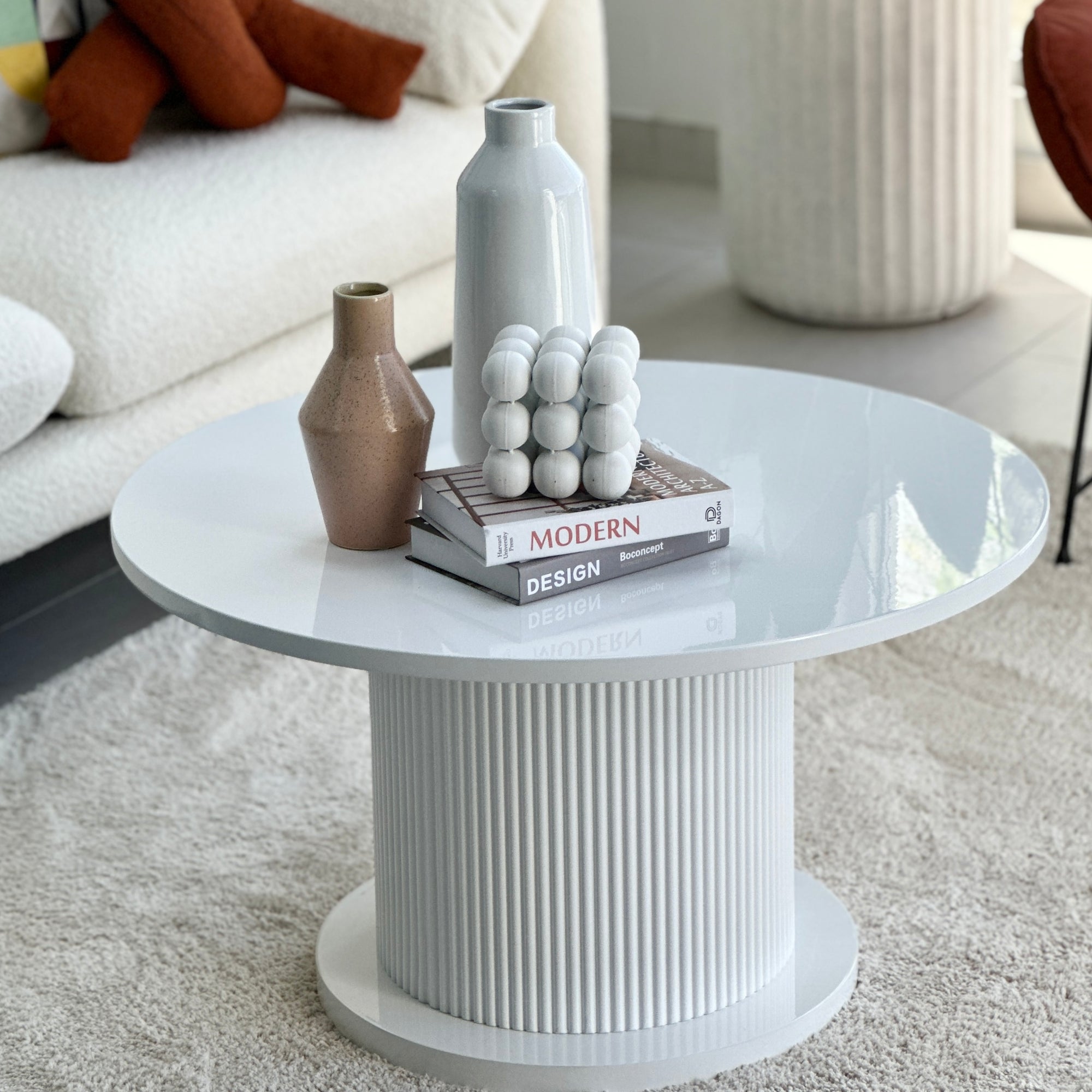 Pedestal Round White Lacquer Coffee Table