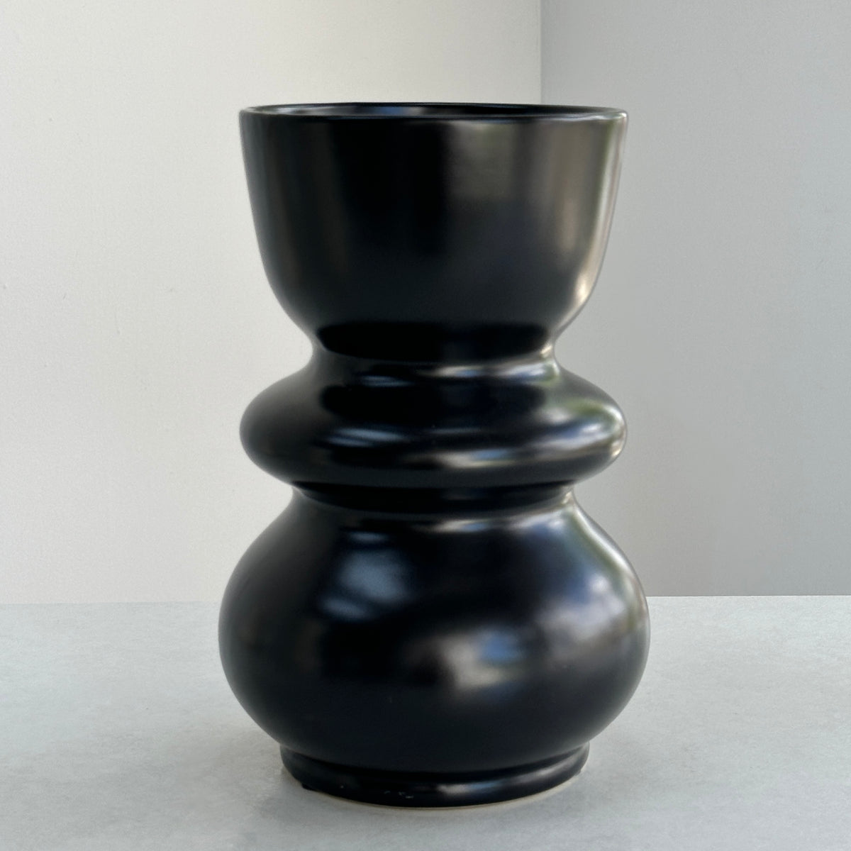 Large Divided Black Vessel