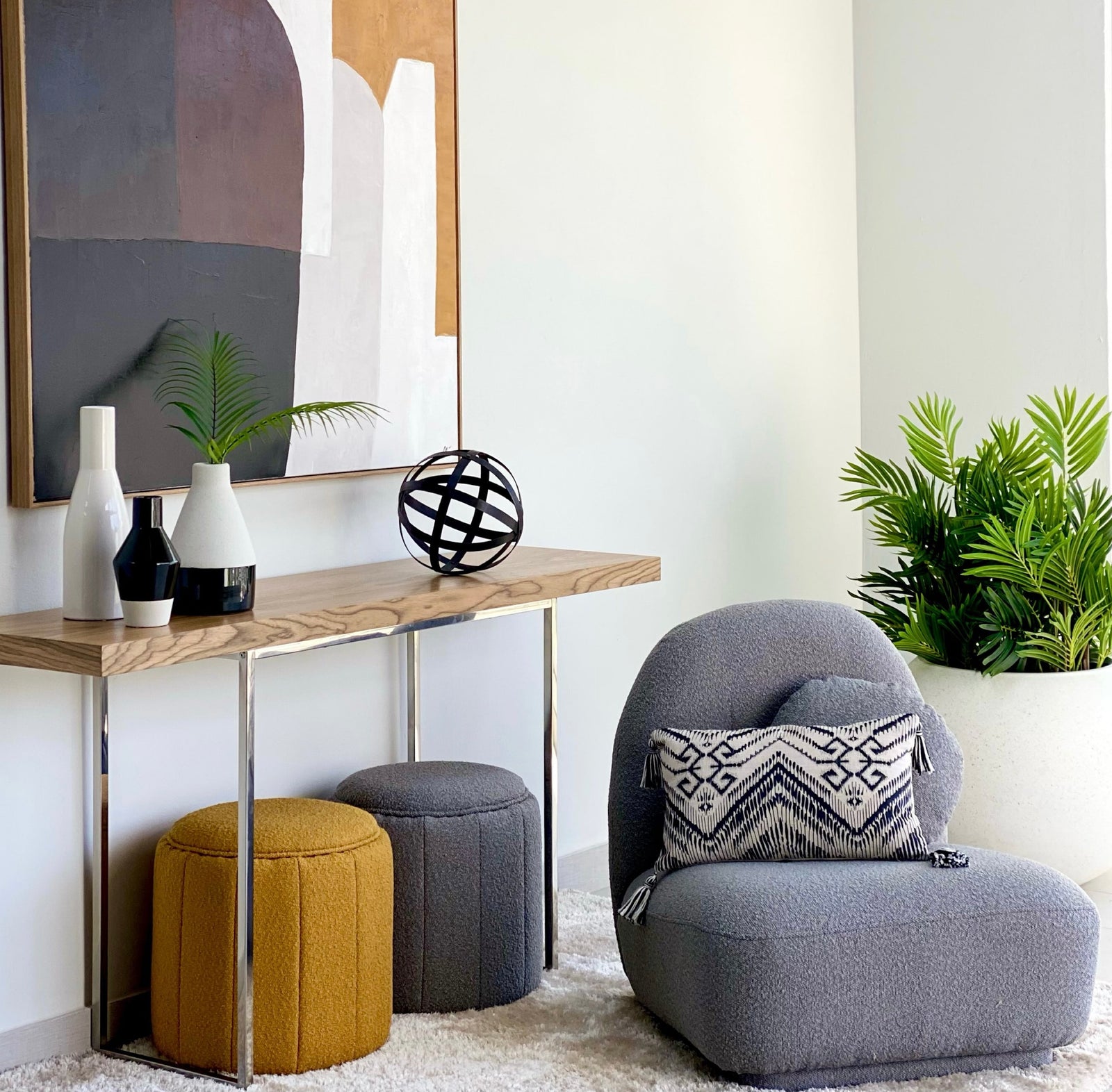 Excentrica Gray Chair