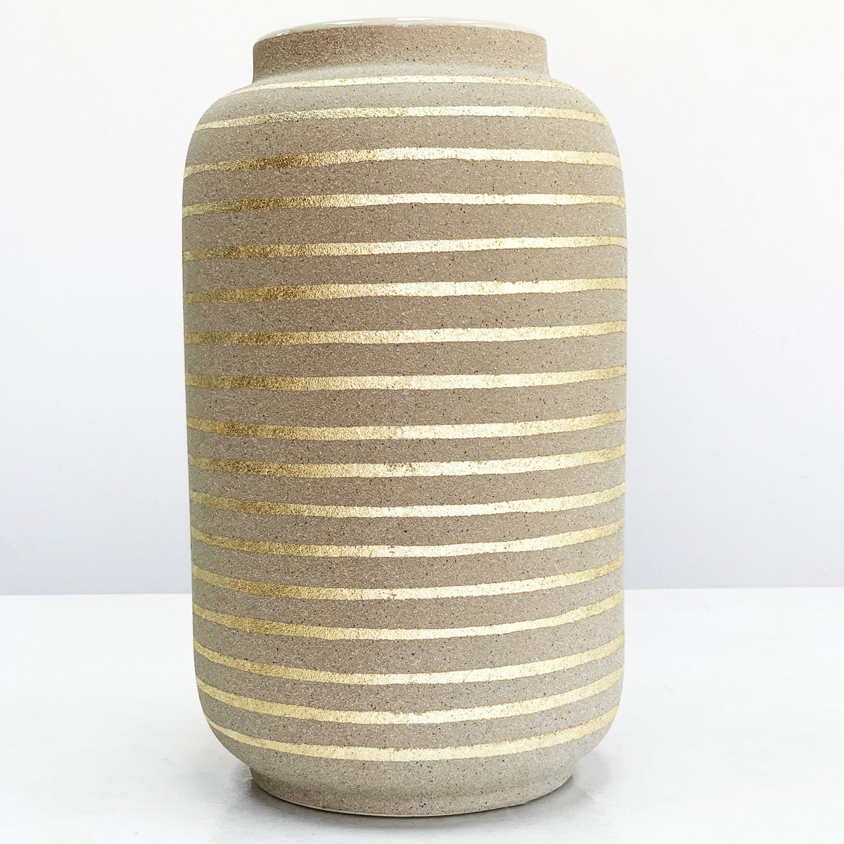 Large Calix Round Vase Golden