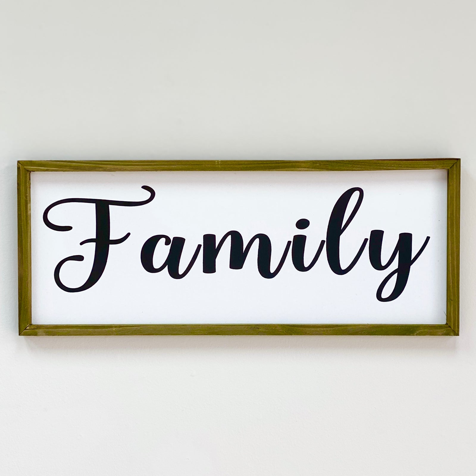 Wood Wall Art Cursive "Family"