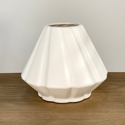Ceramic Round White Vase Diagonal Ridges