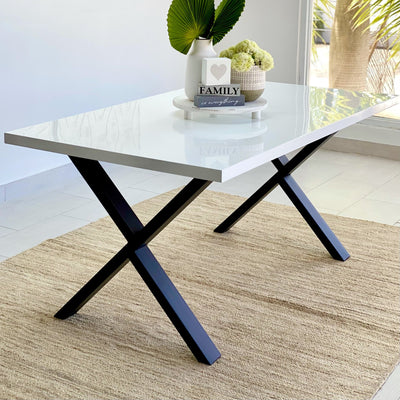Criss Cross Dining Table White Top Black Legs