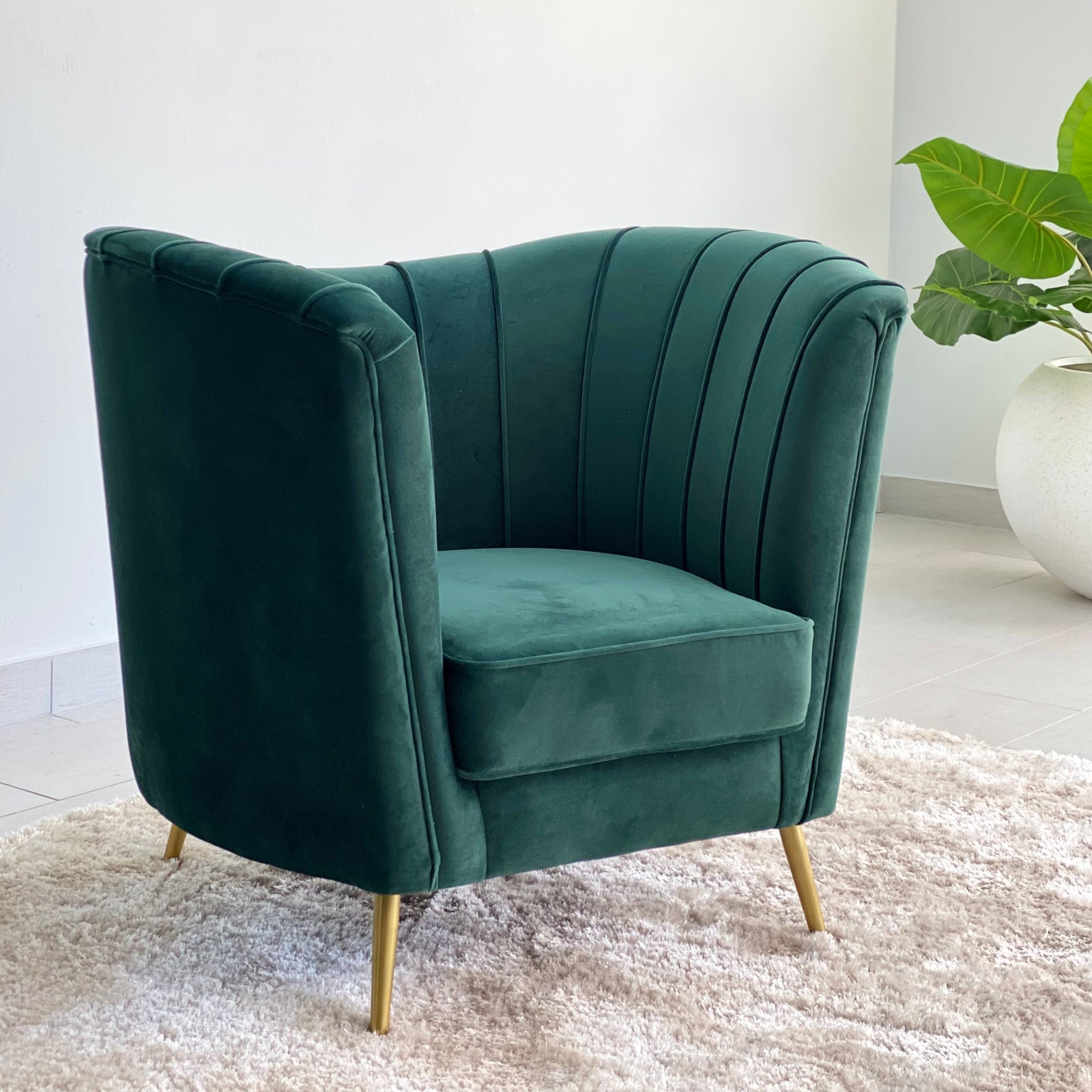 Victoria Royal Chair Velvet Green Golden Legs