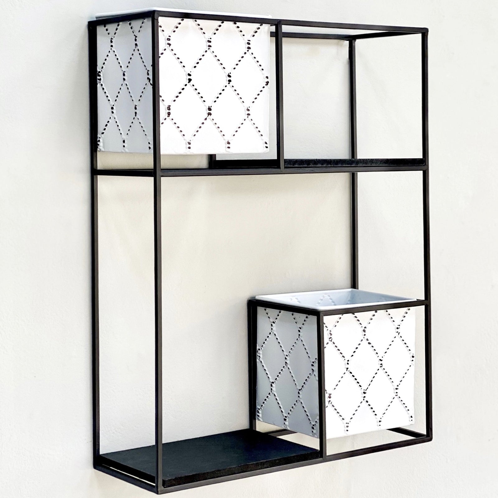 Gardener Floating Shelf